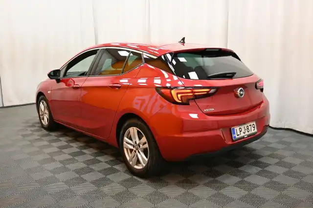 Punainen Viistoperä, Opel Astra – LPJ-879