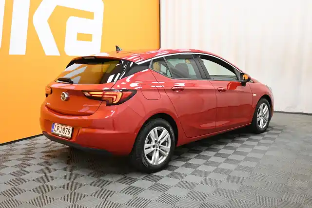 Punainen Viistoperä, Opel Astra – LPJ-879