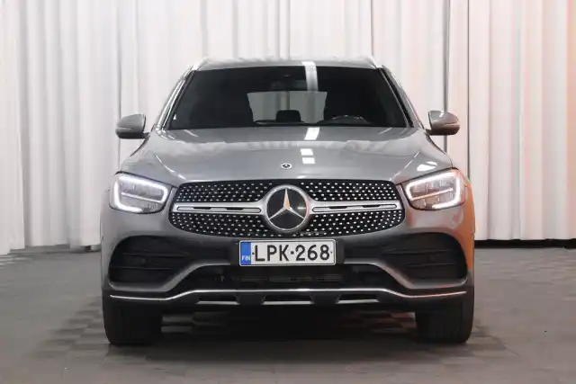 Harmaa Maastoauto, Mercedes-Benz GLC – LPK-268