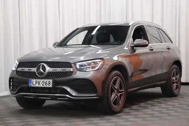 Harmaa Maastoauto, Mercedes-Benz GLC – LPK-268