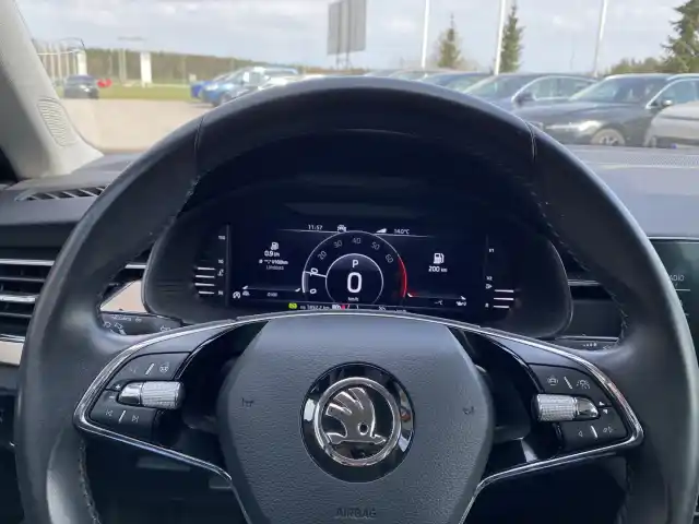 Harmaa Viistoperä, Skoda Kamiq – LPK-715