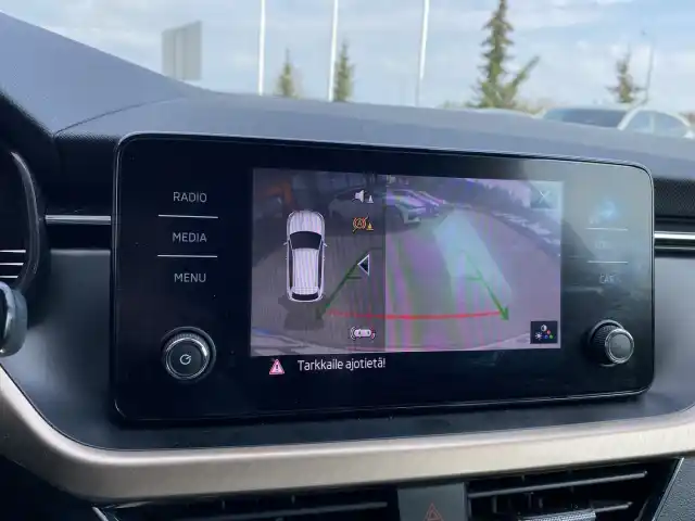 Harmaa Viistoperä, Skoda Kamiq – LPK-715