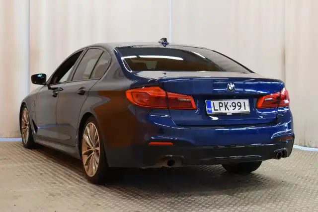 Sininen Sedan, BMW 530 – LPK-991