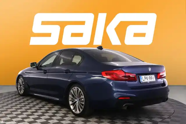 Sininen Sedan, BMW 530 – LPK-991