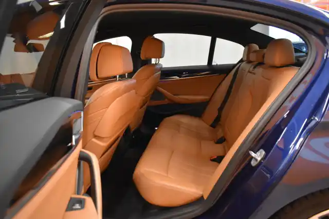 Sininen Sedan, BMW 530 – LPK-991