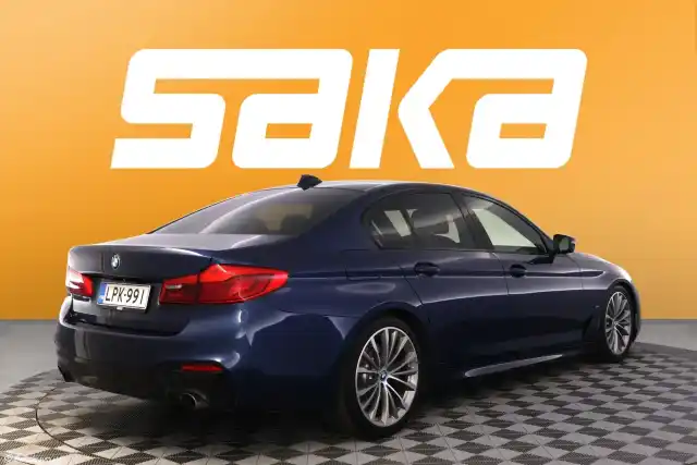 Sininen Sedan, BMW 530 – LPK-991