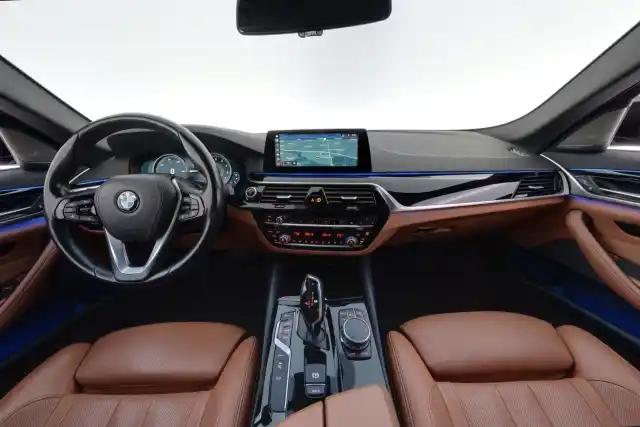 Sininen Sedan, BMW 530 – LPK-991
