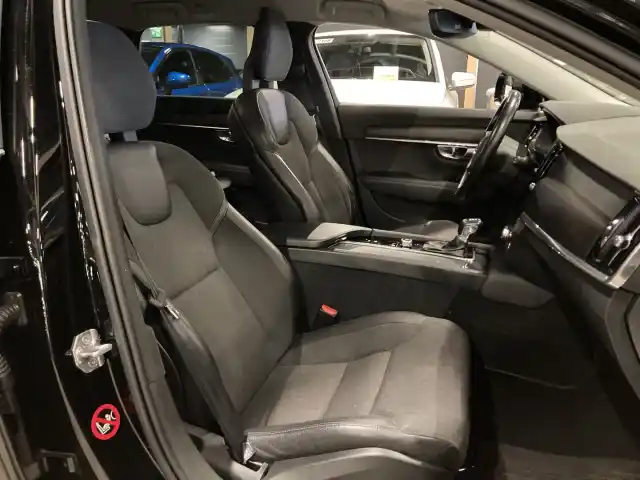 Musta Farmari, Volvo V90 Cross Country – LPL-197
