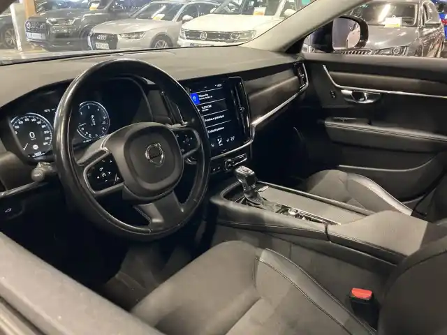 Musta Farmari, Volvo V90 Cross Country – LPL-197