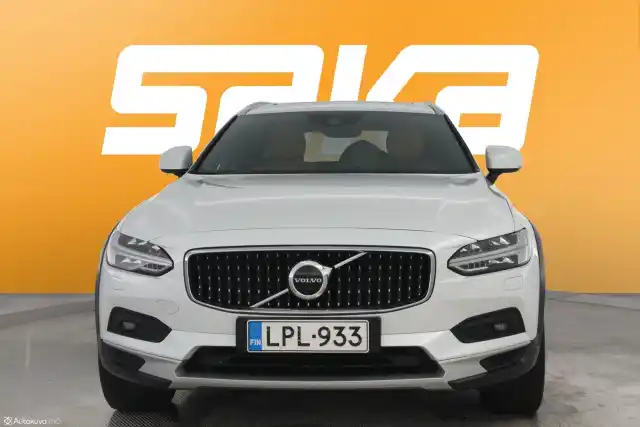 Valkoinen Farmari, Volvo V90 Cross Country – LPL-933