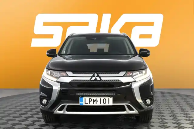 Musta Maastoauto, Mitsubishi Outlander – LPM-101