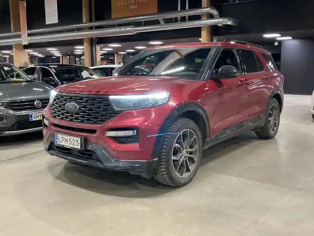 Punainen Maastoauto, Ford Explorer – LPM-523