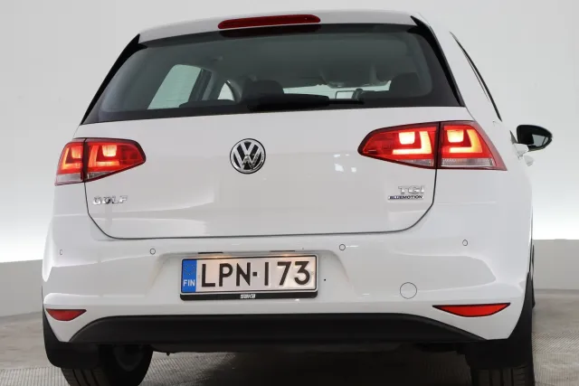 Valkoinen Viistoperä, Volkswagen Golf – LPN-173