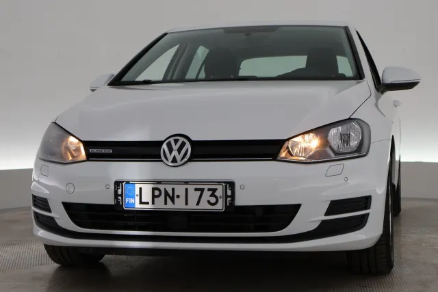 Valkoinen Viistoperä, Volkswagen Golf – LPN-173