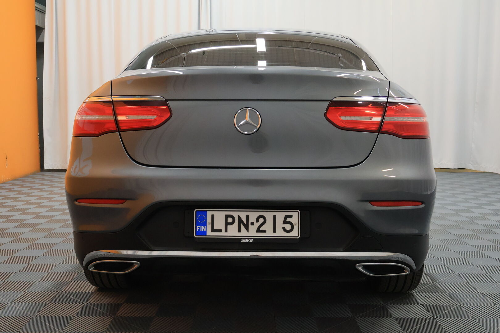 Harmaa Coupe, Mercedes-Benz GLC – LPN-215
