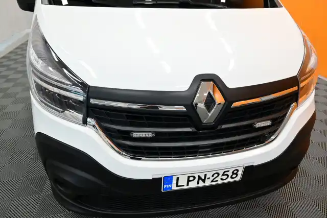 Valkoinen Pakettiauto, Renault Trafic – LPN-258