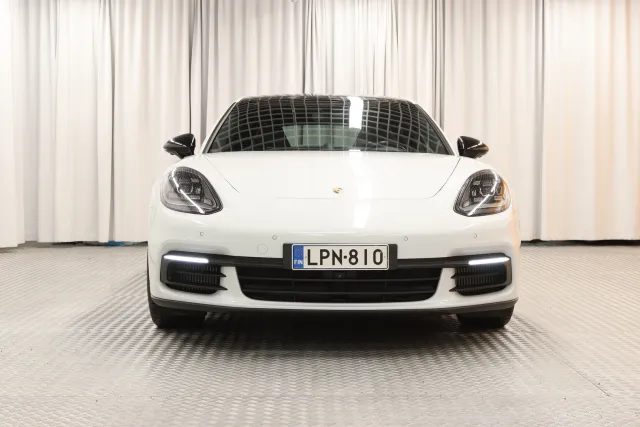 Valkoinen Sedan, Porsche Panamera – LPN-810