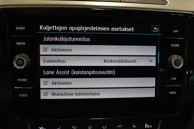 Valkoinen Farmari, Volkswagen Passat – LPN-919