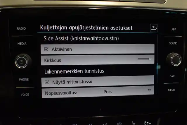 Valkoinen Farmari, Volkswagen Passat – LPN-919