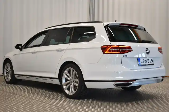 Valkoinen Farmari, Volkswagen Passat – LPN-919