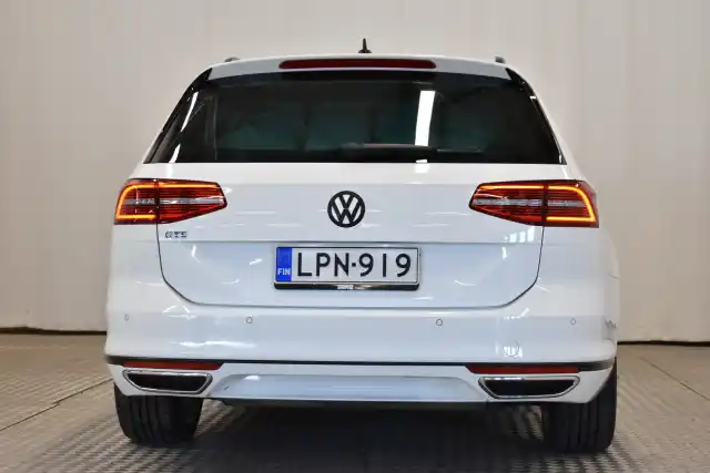 Valkoinen Farmari, Volkswagen Passat – LPN-919