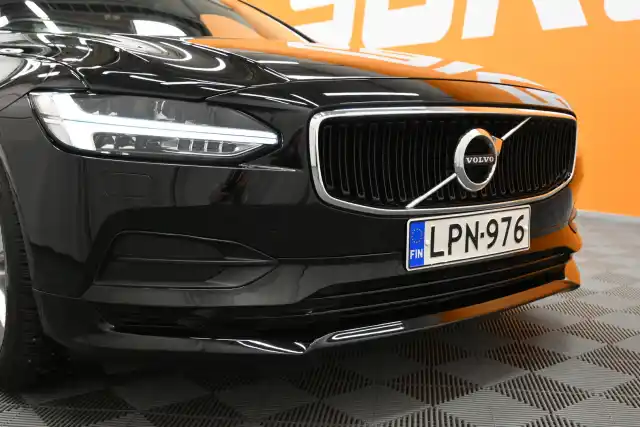 Musta Sedan, Volvo S90 – LPN-976