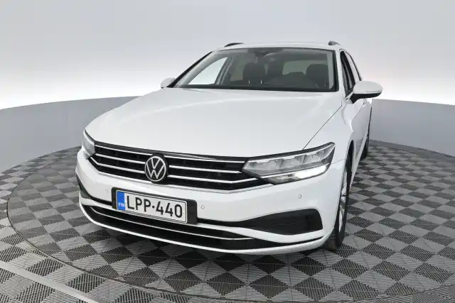 Valkoinen Farmari, Volkswagen Passat – LPP-440