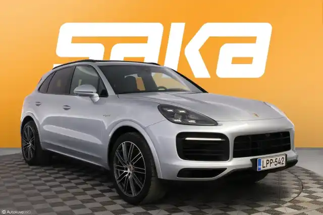 Hopea Maastoauto, Porsche Cayenne – LPP-542