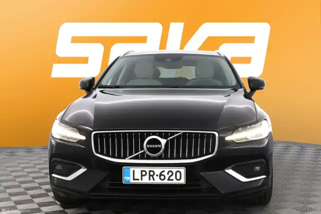 Musta Farmari, Volvo V60 – LPR-620