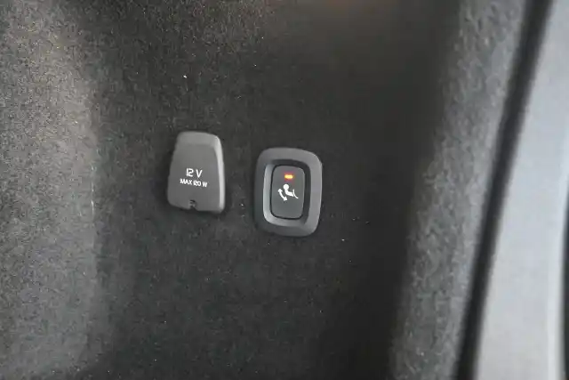 Musta Farmari, Volvo V60 – LPR-620
