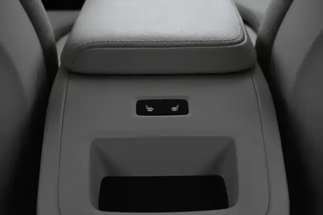 Musta Farmari, Volvo V60 – LPR-620