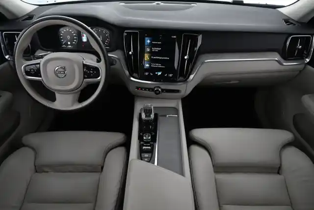 Musta Farmari, Volvo V60 – LPR-620