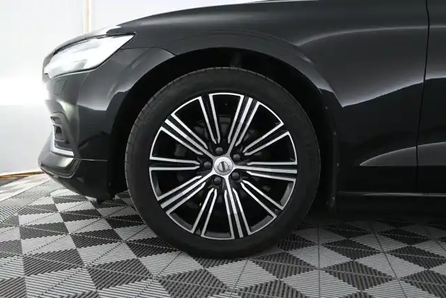 Musta Farmari, Volvo V60 – LPR-620