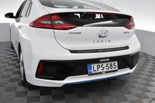 Valkoinen Viistoperä, Hyundai IONIQ PLUG-IN – LPS-585