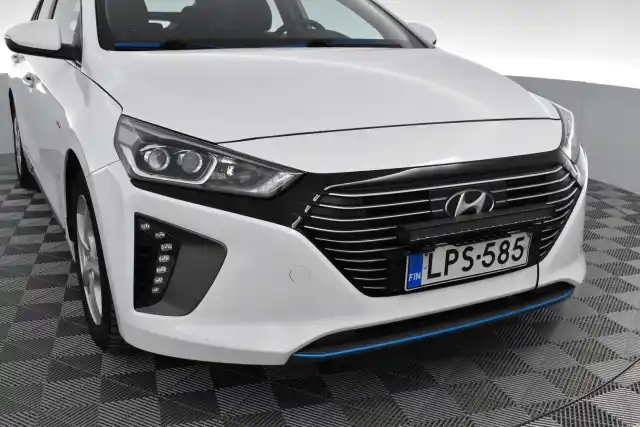 Valkoinen Viistoperä, Hyundai IONIQ PLUG-IN – LPS-585