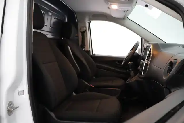 Valkoinen Pakettiauto, Mercedes-Benz Vito – LPS-757