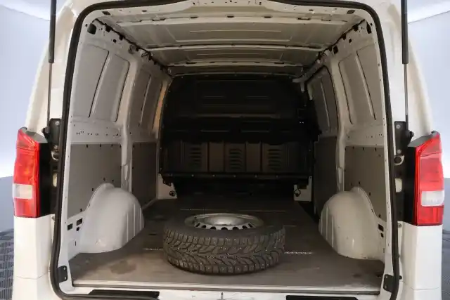 Valkoinen Pakettiauto, Mercedes-Benz Vito – LPS-757