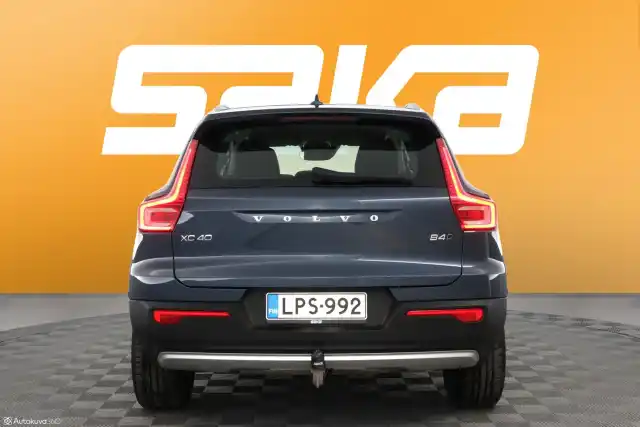 Sininen Maastoauto, Volvo XC40 – LPS-992