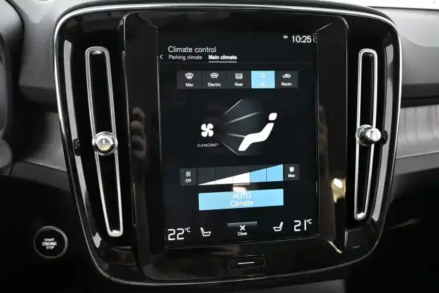 Sininen Maastoauto, Volvo XC40 – LPS-992