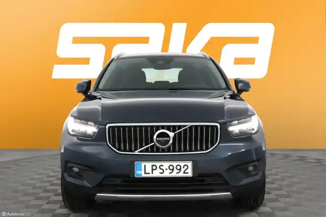 Sininen Maastoauto, Volvo XC40 – LPS-992