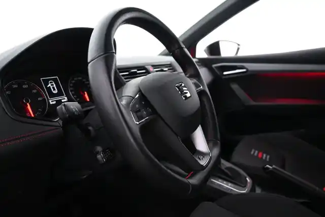 Punainen Viistoperä, Seat Ibiza – LPT-331