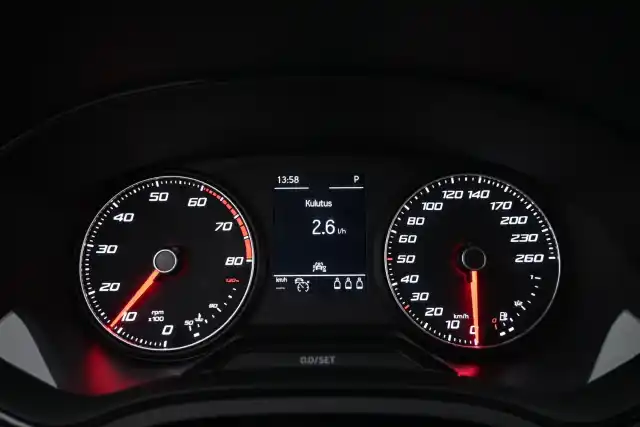 Punainen Viistoperä, Seat Ibiza – LPT-331