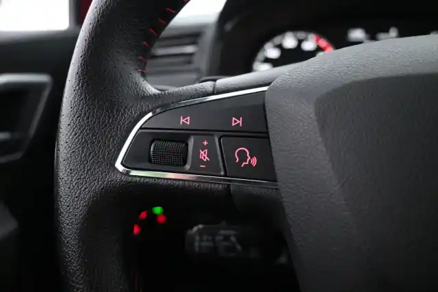 Punainen Viistoperä, Seat Ibiza – LPT-331