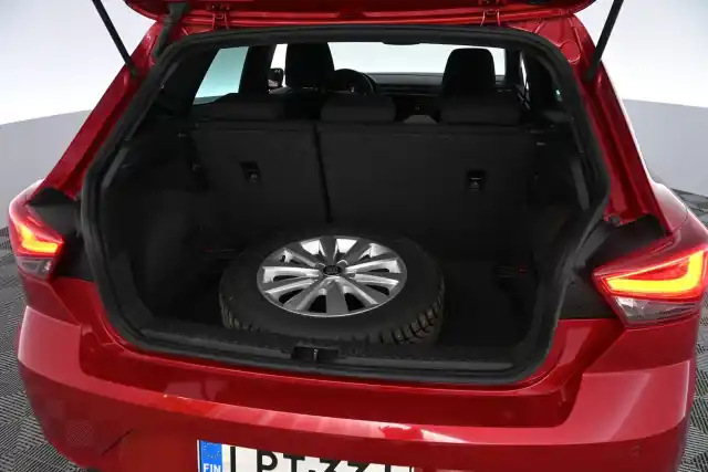 Punainen Viistoperä, Seat Ibiza – LPT-331