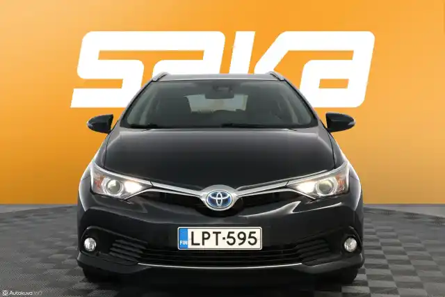  Farmari, Toyota Auris – LPT-595