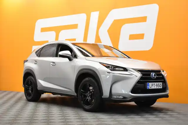 Hopea Tila-auto, Lexus NX – LPT-950