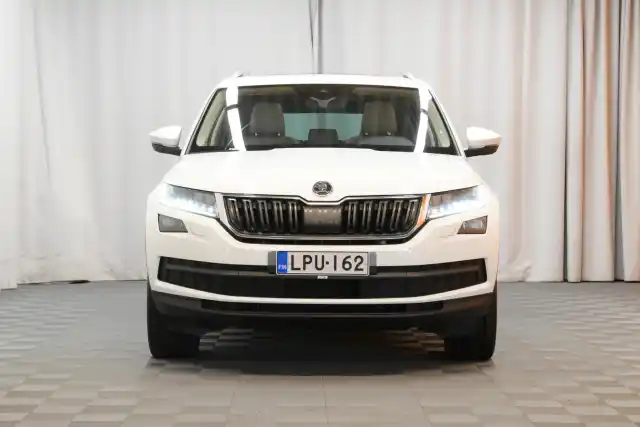 Valkoinen Maastoauto, Skoda Kodiaq – LPU-162