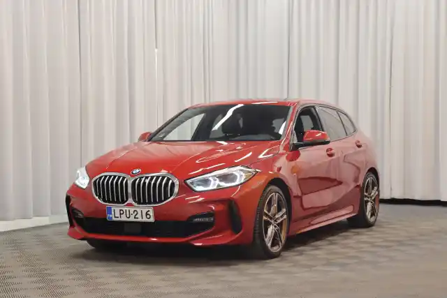 Punainen Viistoperä, BMW 120 – LPU-216