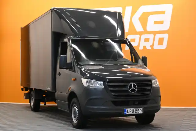 Harmaa Pakettiauto, Mercedes-Benz Sprinter – LPU-220