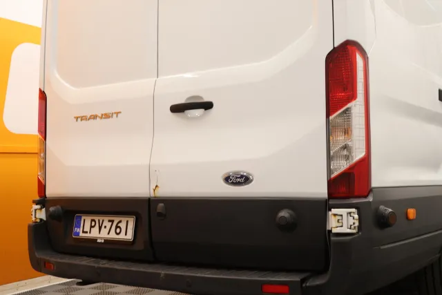 Valkoinen Pakettiauto, Ford Transit – LPV-761